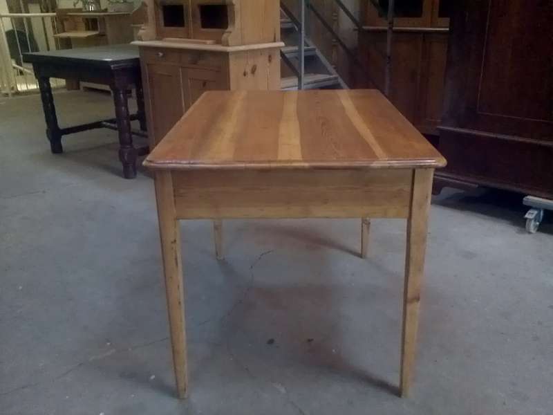 Weichholz Tisch, große Schublade, restauriert