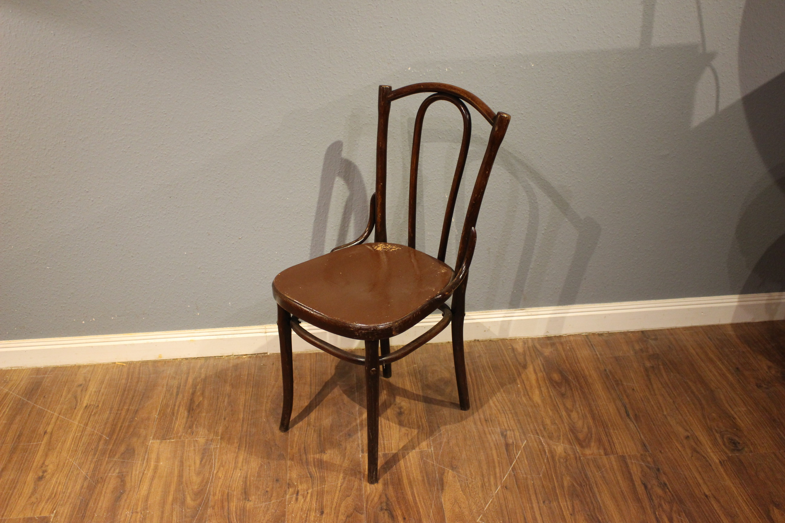  13 original Thonet Stühle, Kneipenstühle (Art.-Nr. 03995)