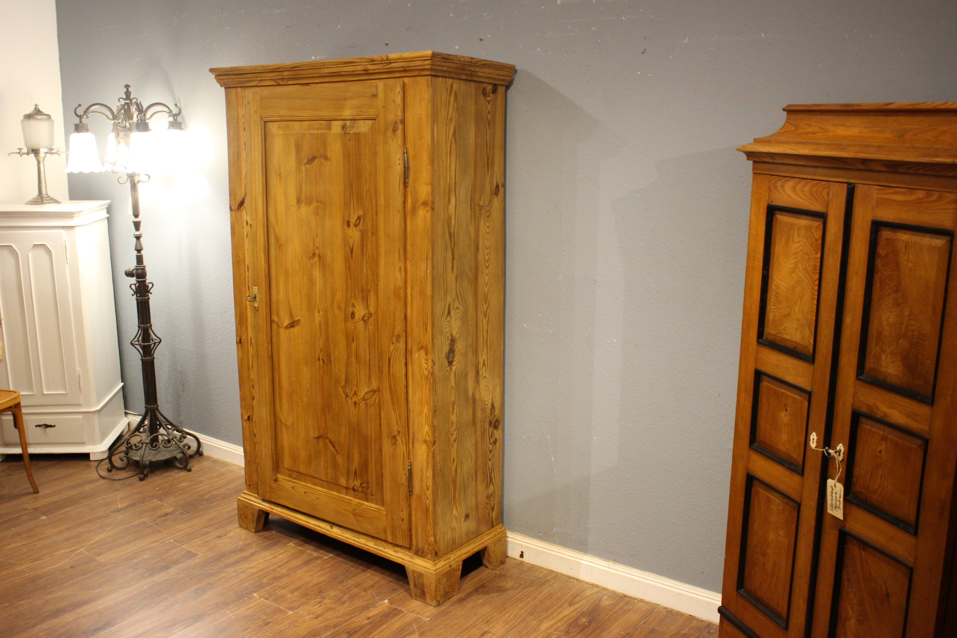  Fächerschrank eintürig, Spätbiedermeier (Art.-Nr. 05136)