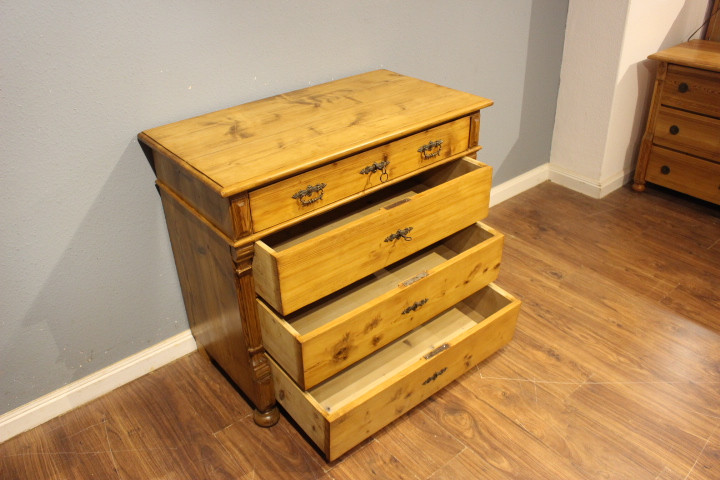  Antike Wäschekommode, vier Schubladen, Gründerzeit (Art.-Nr. 05082)