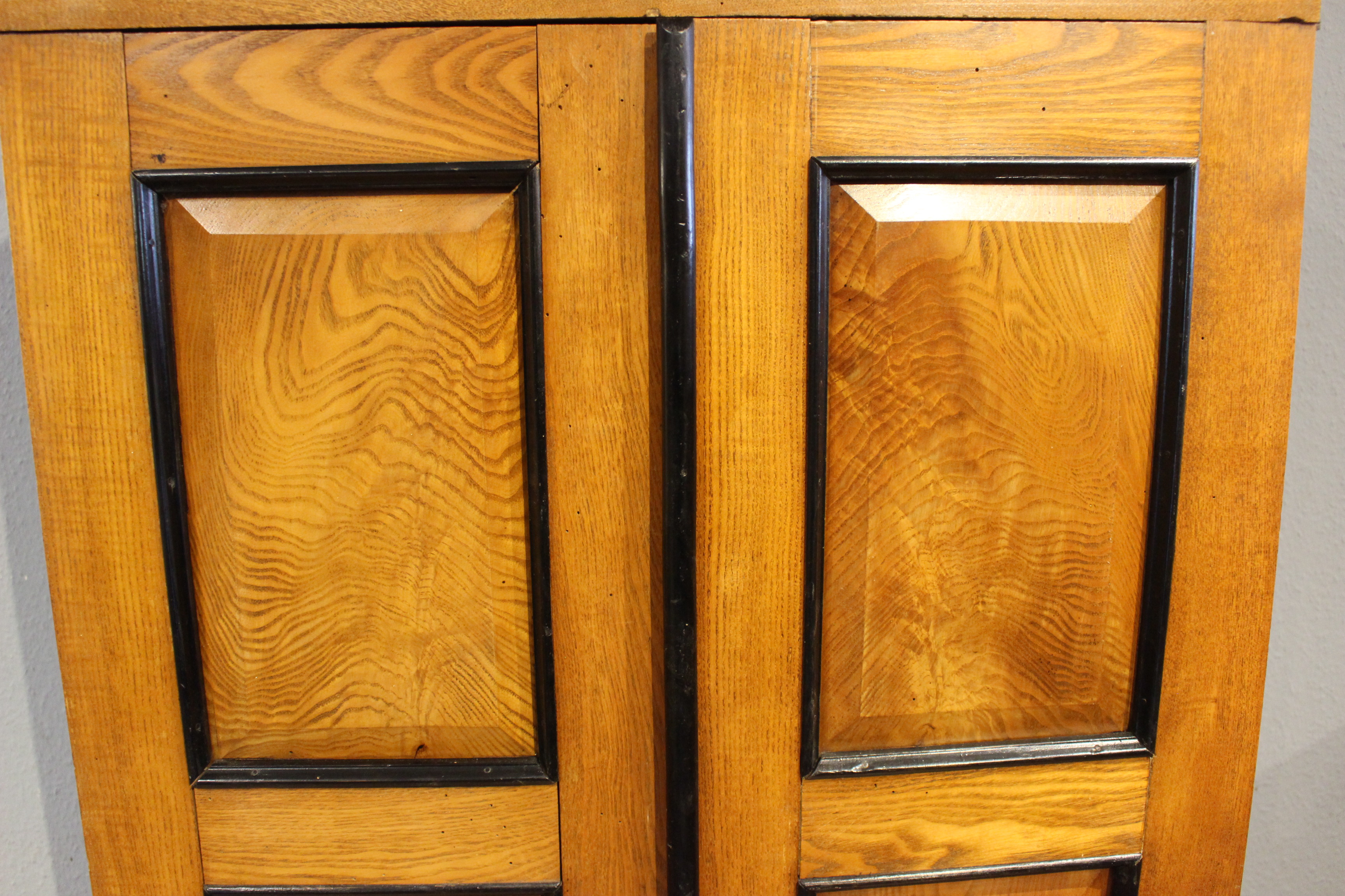  Antiker dänischer Silberschrank mit Kopenhagenkopf (Art.-Nr. 05119)