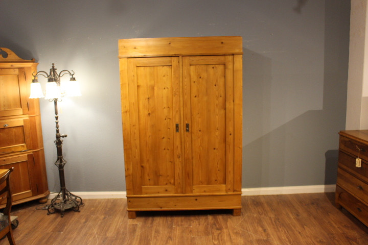  Antiker Kleiderschrank, art déco, zweitürig (Art.-Nr.: 05103)