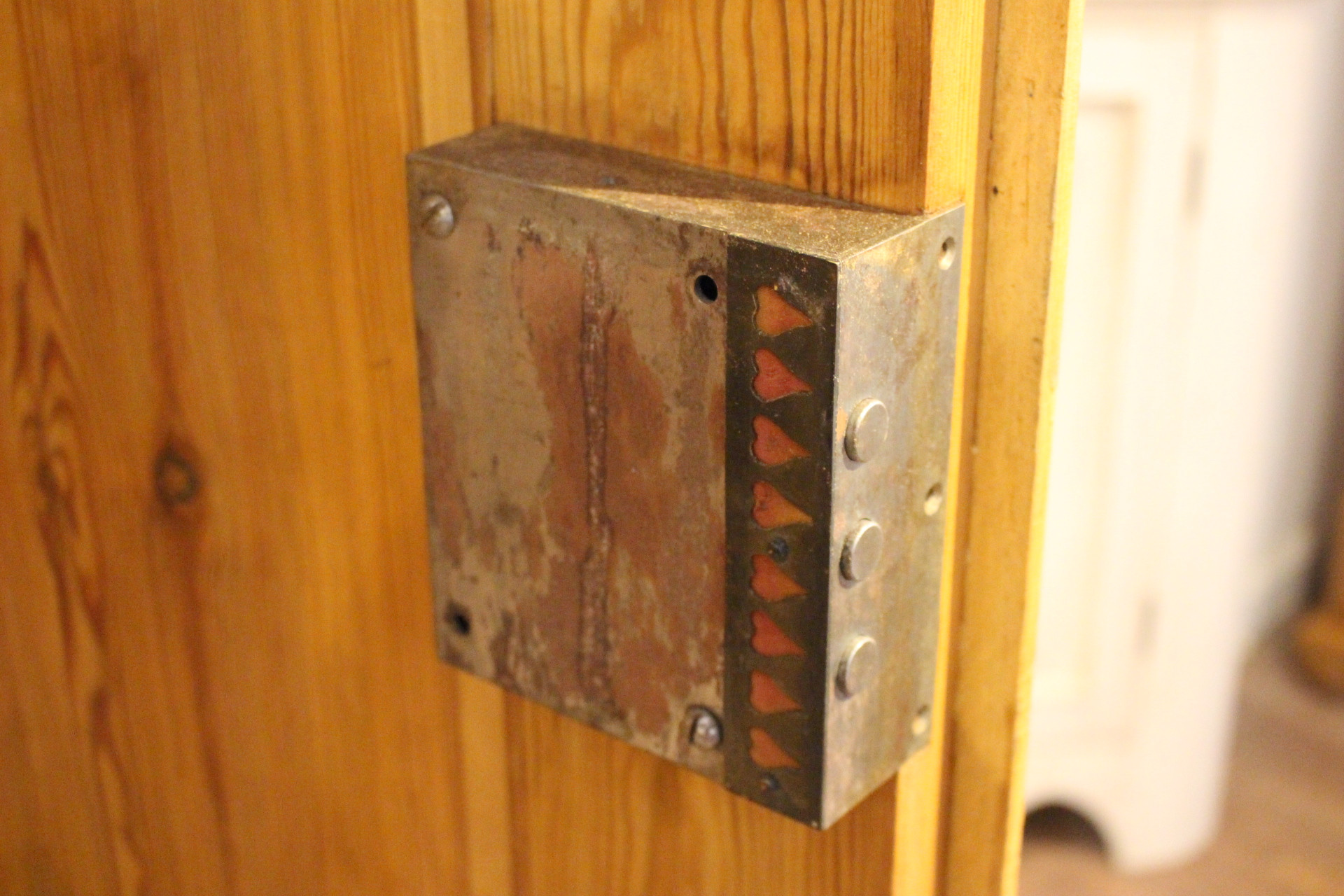 Antiker Kleiderschrank, Jugendstil, zweitürig (Art.-Nr. 05202)