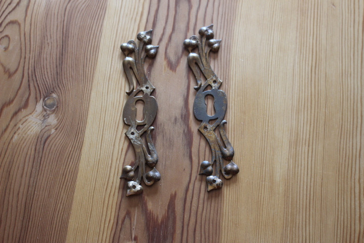  Antiker Kleiderschrank, Jugendstil, zweitürig mit Rundbogen (Art.-Nr. 04747)
