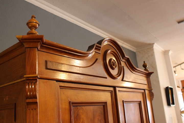  antiker Kleiderschrank, Louis Philippe, zweitürig. (Art.-Nr. 04941)