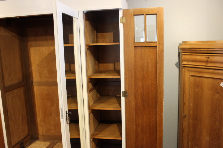  antiker Kleiderschrank dreitürig, weiß gestrichen, Art déco (Art.-Nr. 04742)