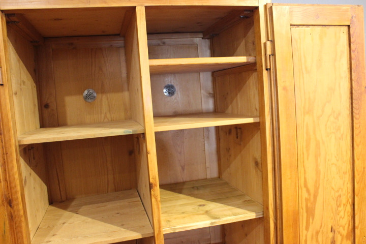  antiker Wäscheschrank, Bauhaus (Art.-Nr. 05171)