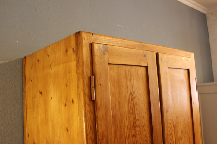  antiker Wäscheschrank, Bauhaus (Art.-Nr. 05171)