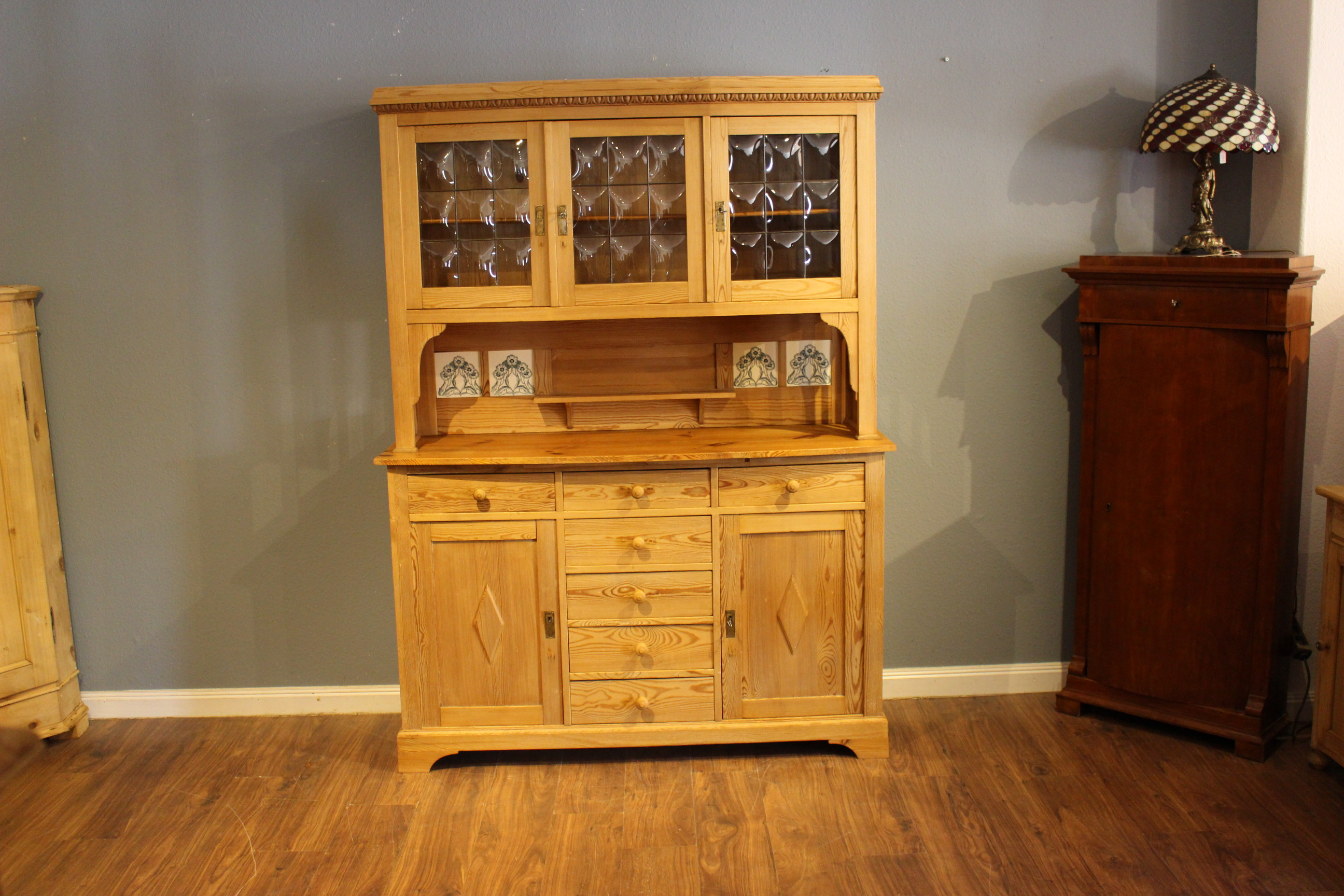  Art Deco Küchenschrank, Weichholz Kiefer antik (Art.-Nr.: 03838)