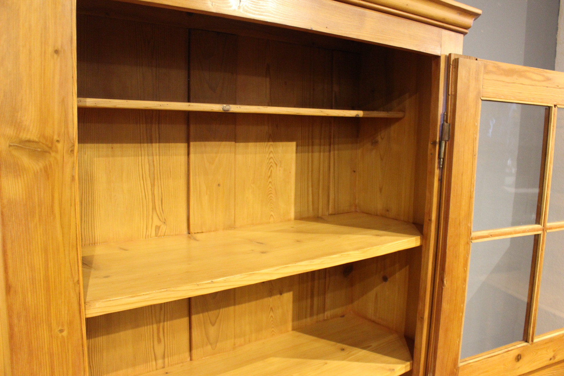  Biedermeiervitrine, Bücherschrank, Geschirrschrank (Art.-Nr. 05126)