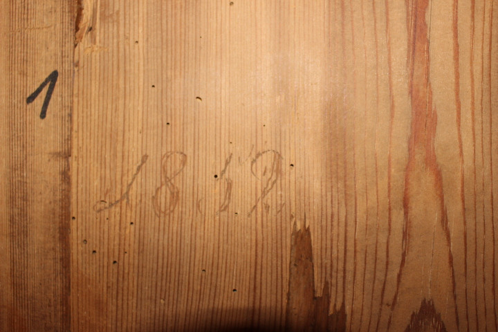 Dänischer Kleiderschrank mit gewölbten Türen  und zwei Schüben (Art.-Nr. 05066)