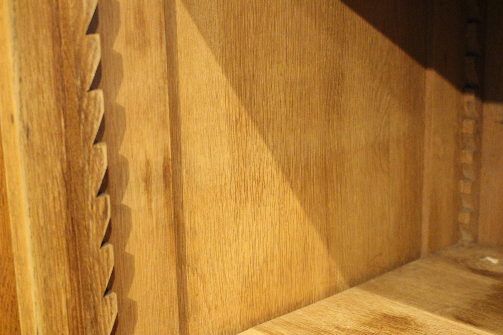  Kleiderschrank, dreitürig, Eiche massiv (Art.-Nr. 05091)