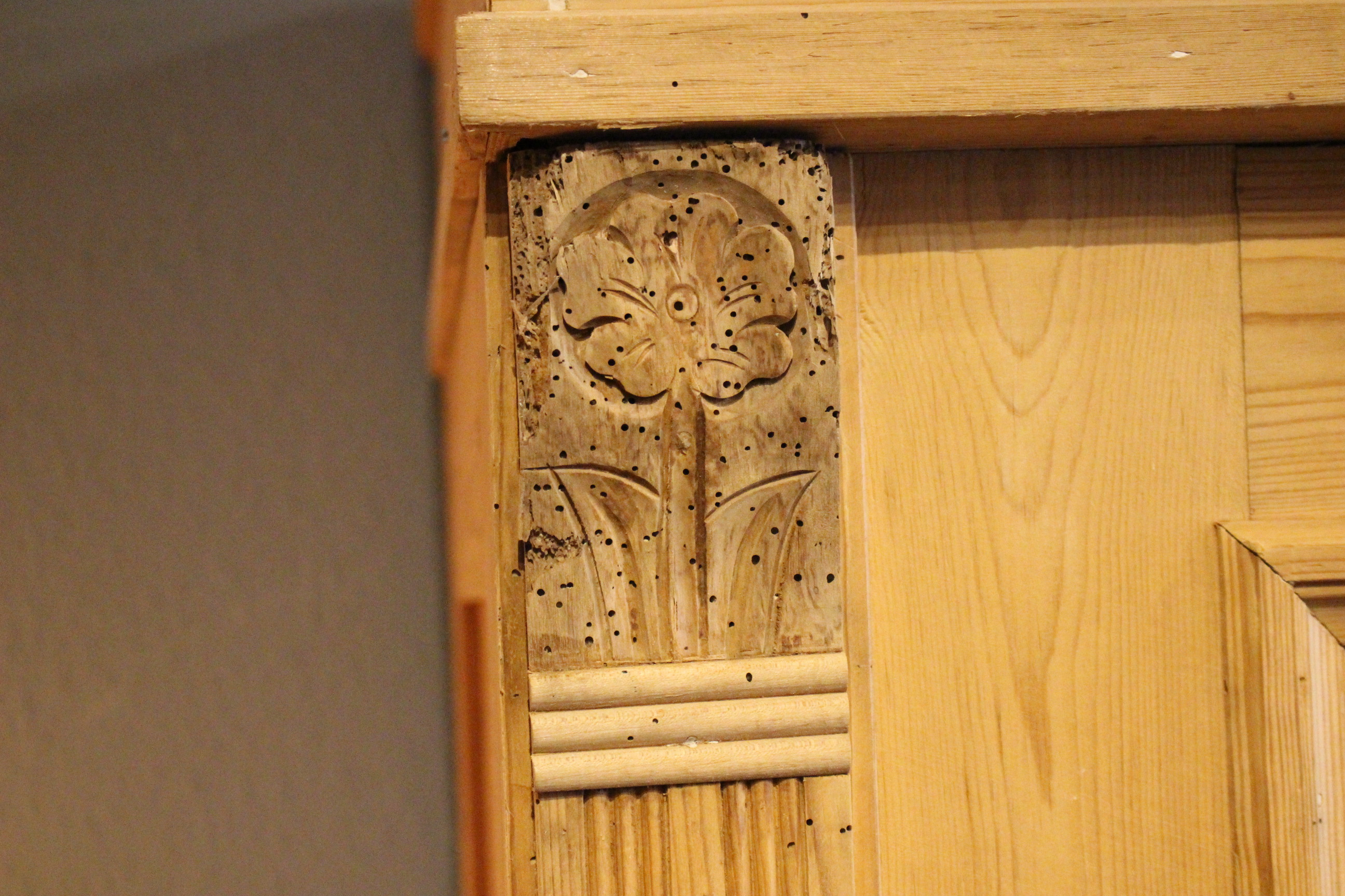  Kleiderschrank, Wäscheschrank, Kiefer, Jugendstil, zweitürig (Art.-Nr. 03718)