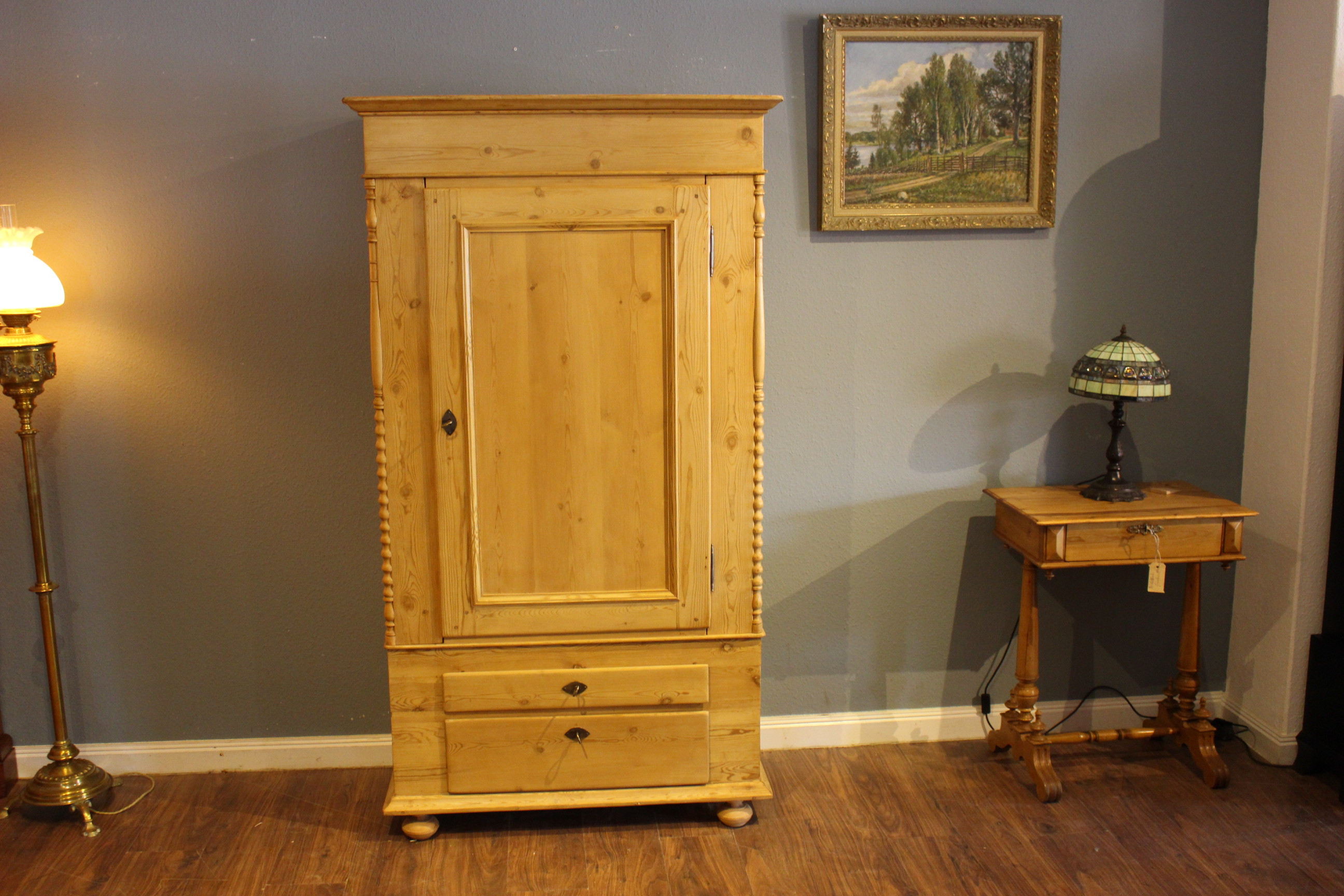  Kleiner eintüriger Biedermeier Dielenschrank, Kinderzimmer-Schrank (Art.-Nr.: 03663)