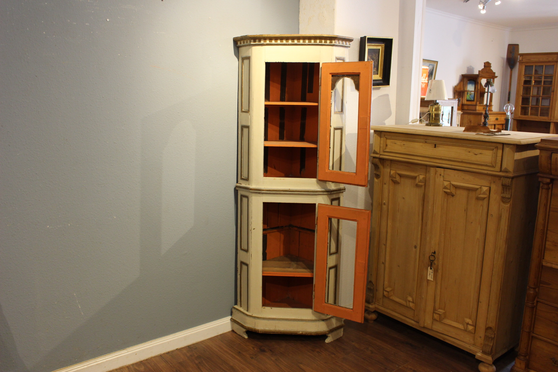  Schwedischer  Eckschrank um 1800, Gustavian (Art.-Nr. 04760)
