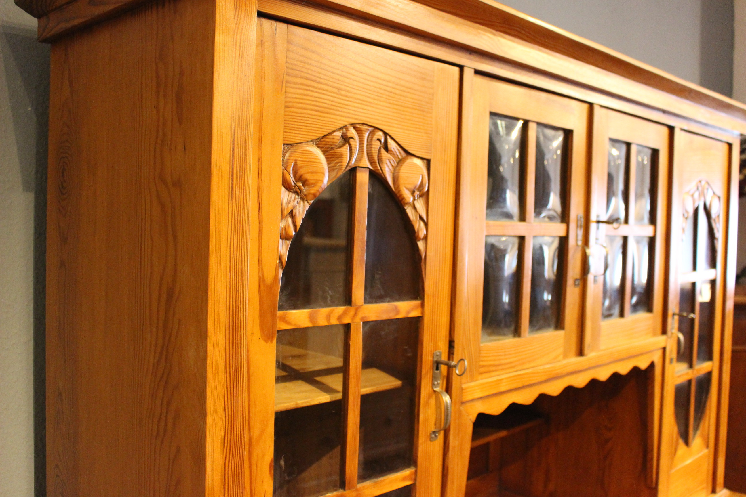  Schöner antiker Küchenschrank, Buffet im Jugendstil (Art.-Nr. 03762)