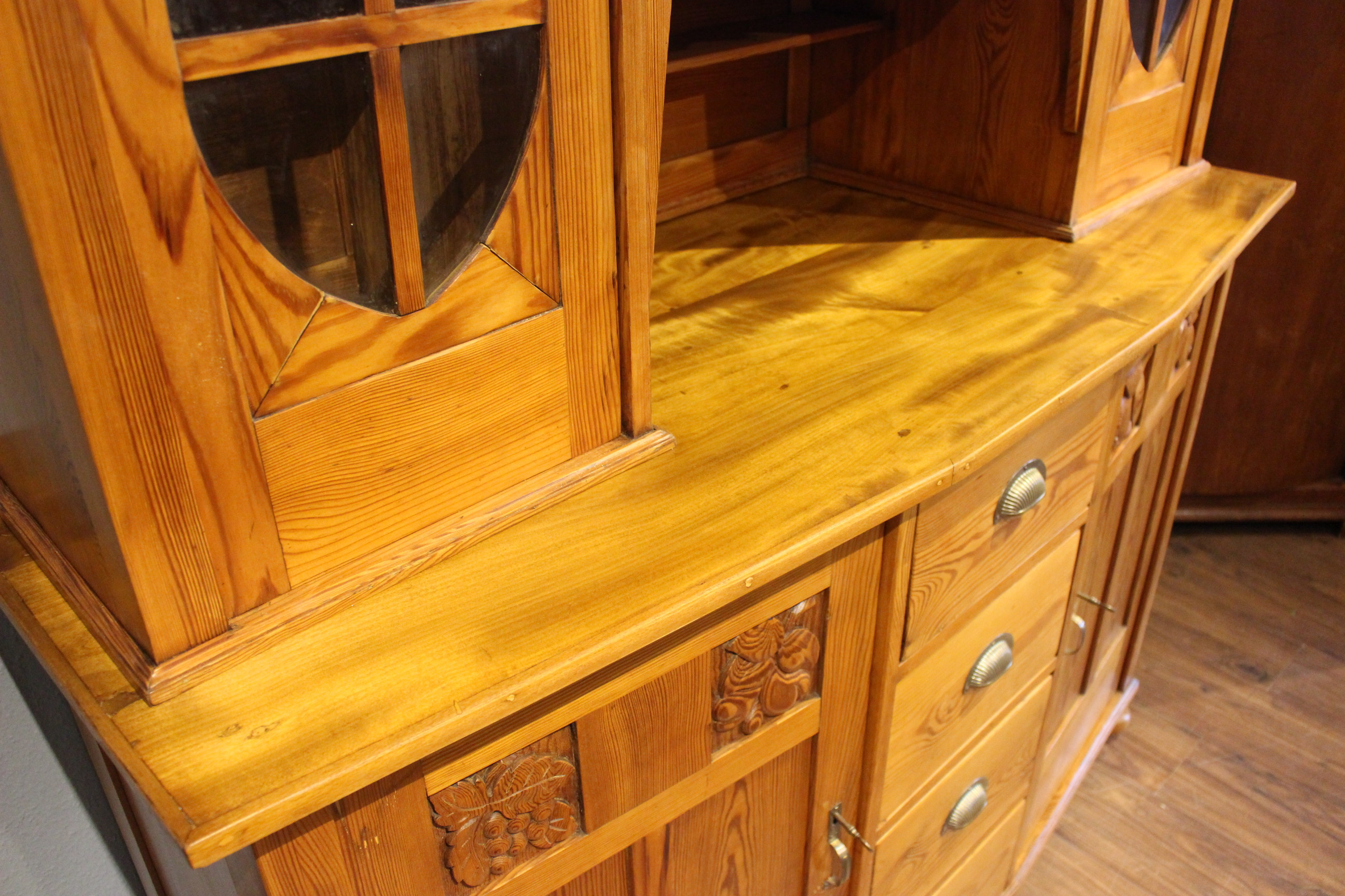  Schöner antiker Küchenschrank, Buffet im Jugendstil (Art.-Nr. 03762)