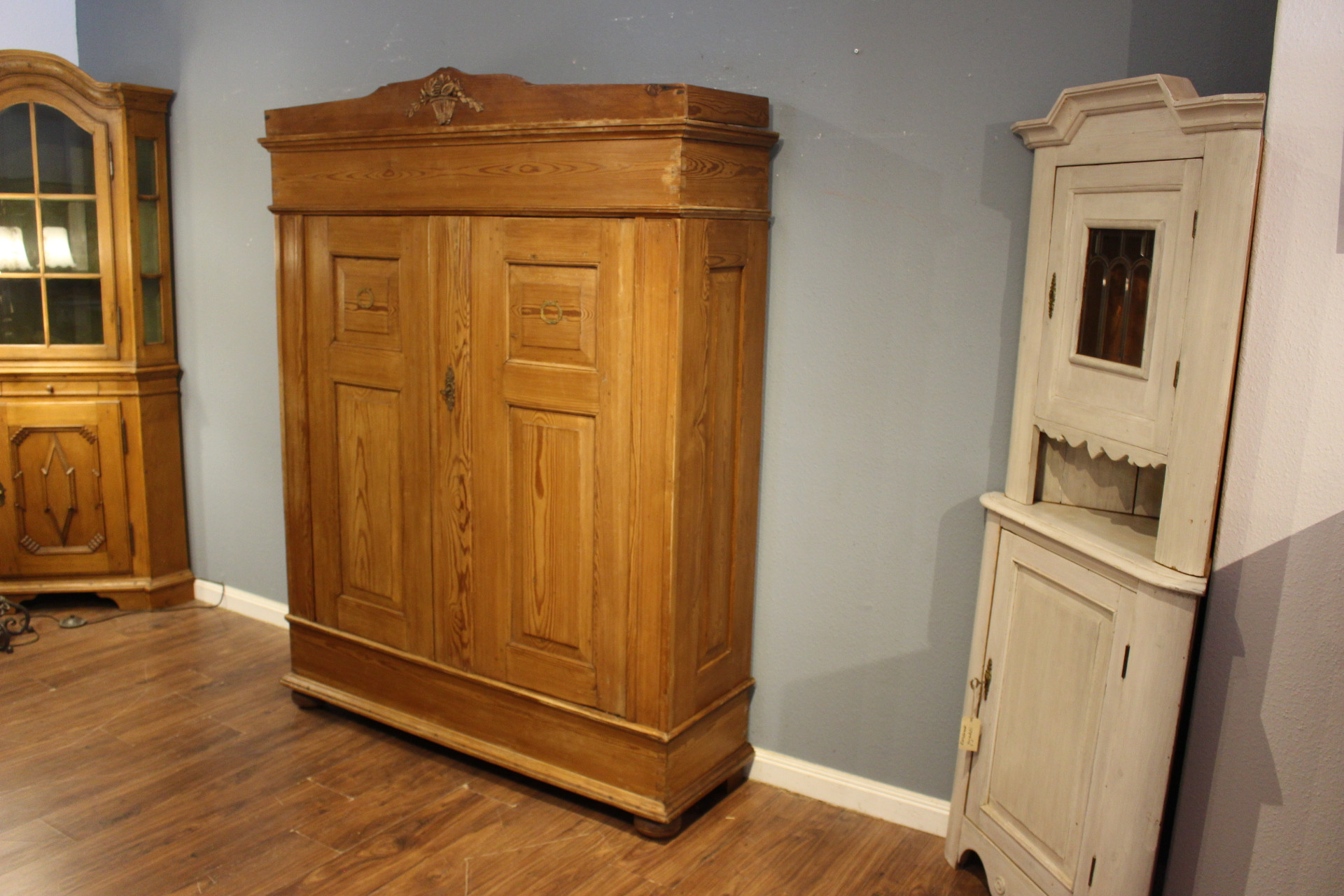  Wäscheschrank Jugendstil, zweitürig  (Art.-Nr. 05228)