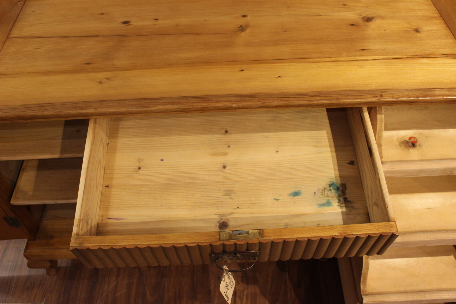 Alter Büroschreibtisch Kiefer (Art.-Nr. 03633)