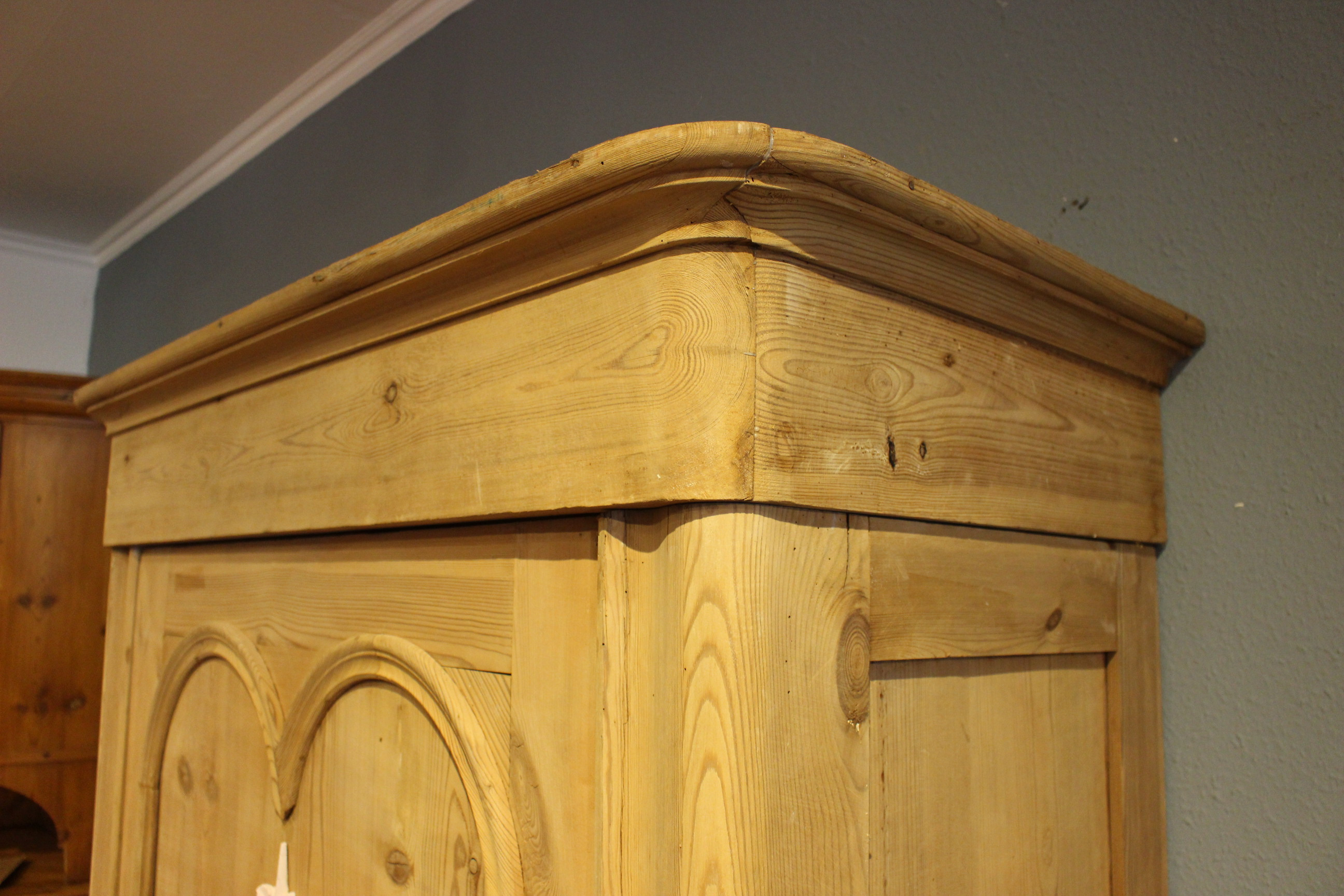 Alter Kleiderschrank, Wäscheschrank in Kiefer antik, eintürig (Art.-Nr. 03870)