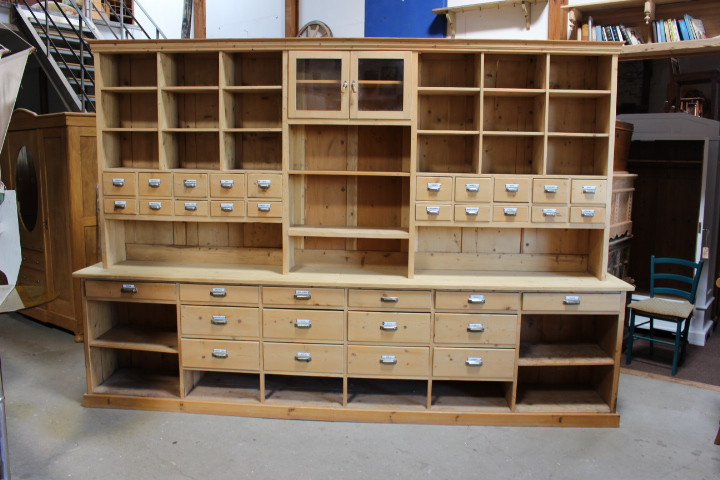 Anrichten Truhen und Sideboards