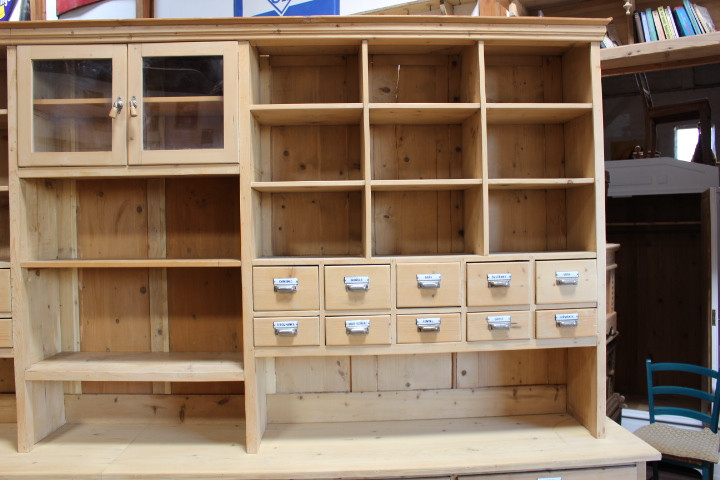 Alte Ladeneinrichtung, Kaufmannsladen, Tresenrückenwand (Art.-Nr. 05188)