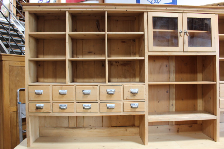 Alte Ladeneinrichtung, Kaufmannsladen, Tresenrückenwand (Art.-Nr. 05188)