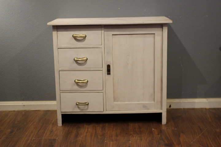 Alter Schubladenvorratschrank, Wirtschaftschrank, weiß lasiert (Art.-Nr. 04968)