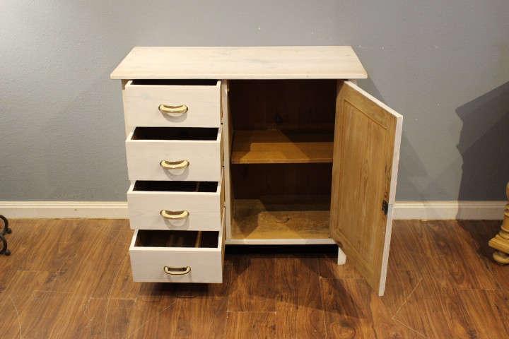 Alter Schubladenvorratschrank, Wirtschaftschrank, weiß lasiert (Art.-Nr. 04968)