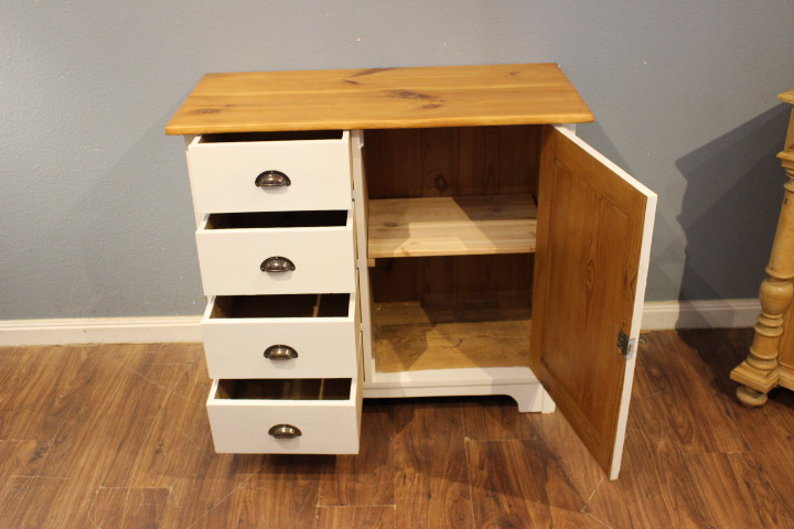 Alter Schubladenvorratschrank, Wirtschaftschrank (Art.-Nr. 04968)