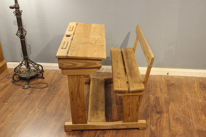 Altes Schulpult, Schulbank 50er Jahre,Original (Art.-Nr. 05175)