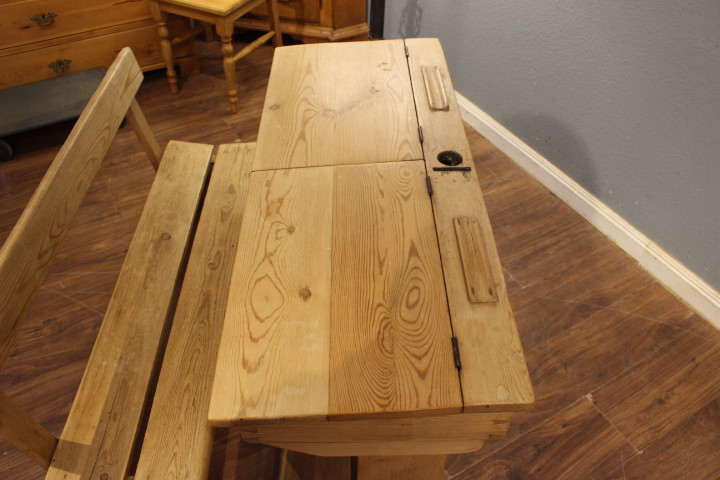 Altes Schulpult, Schulbank 50er Jahre,Original (Art.-Nr. 05175)