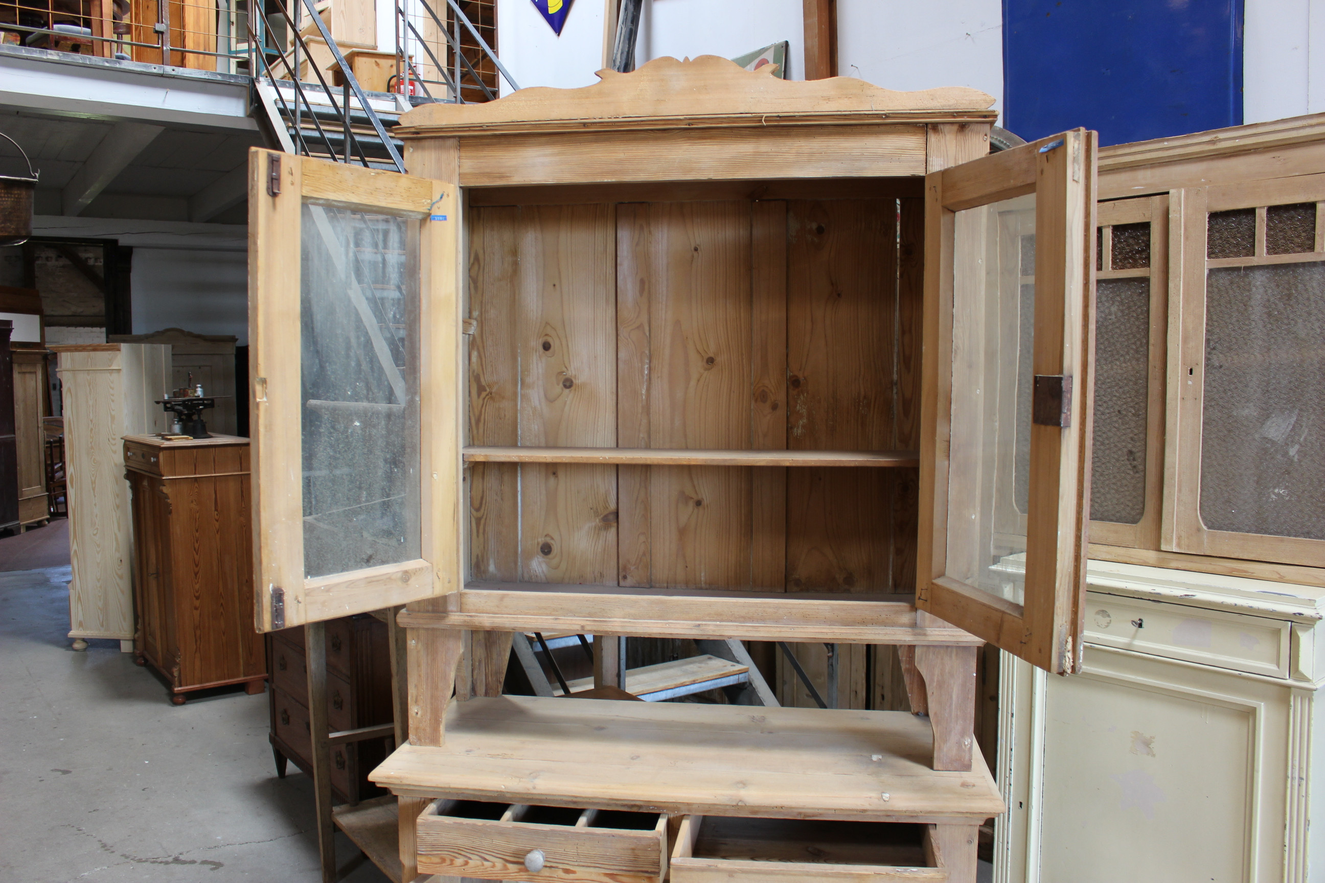 altes Küchenbuffet frisch vom Speicher