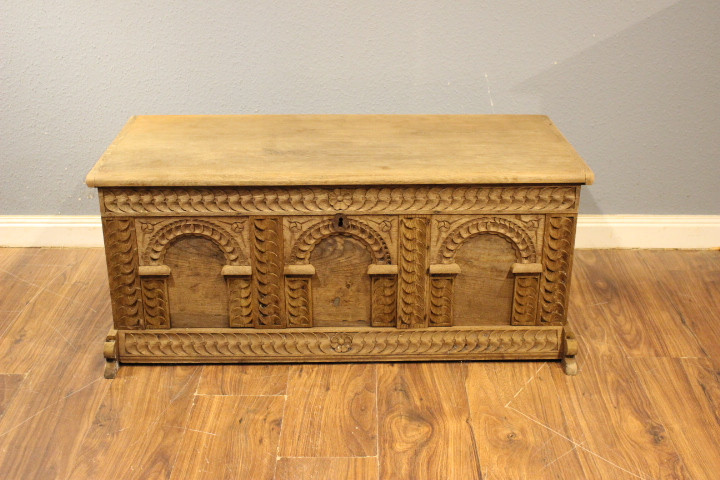 Anrichten Truhen und Sideboards