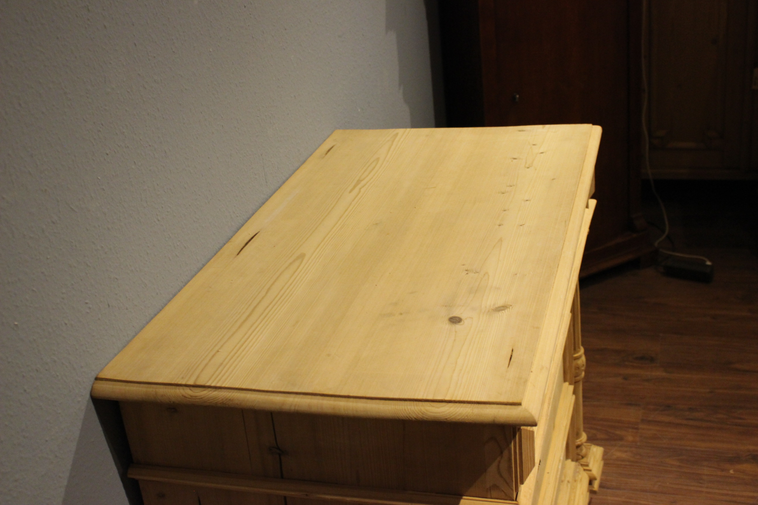 antike Kommode Gründerzeit, Kiefer, vier Schubladen (Art.-Nr. 03913)