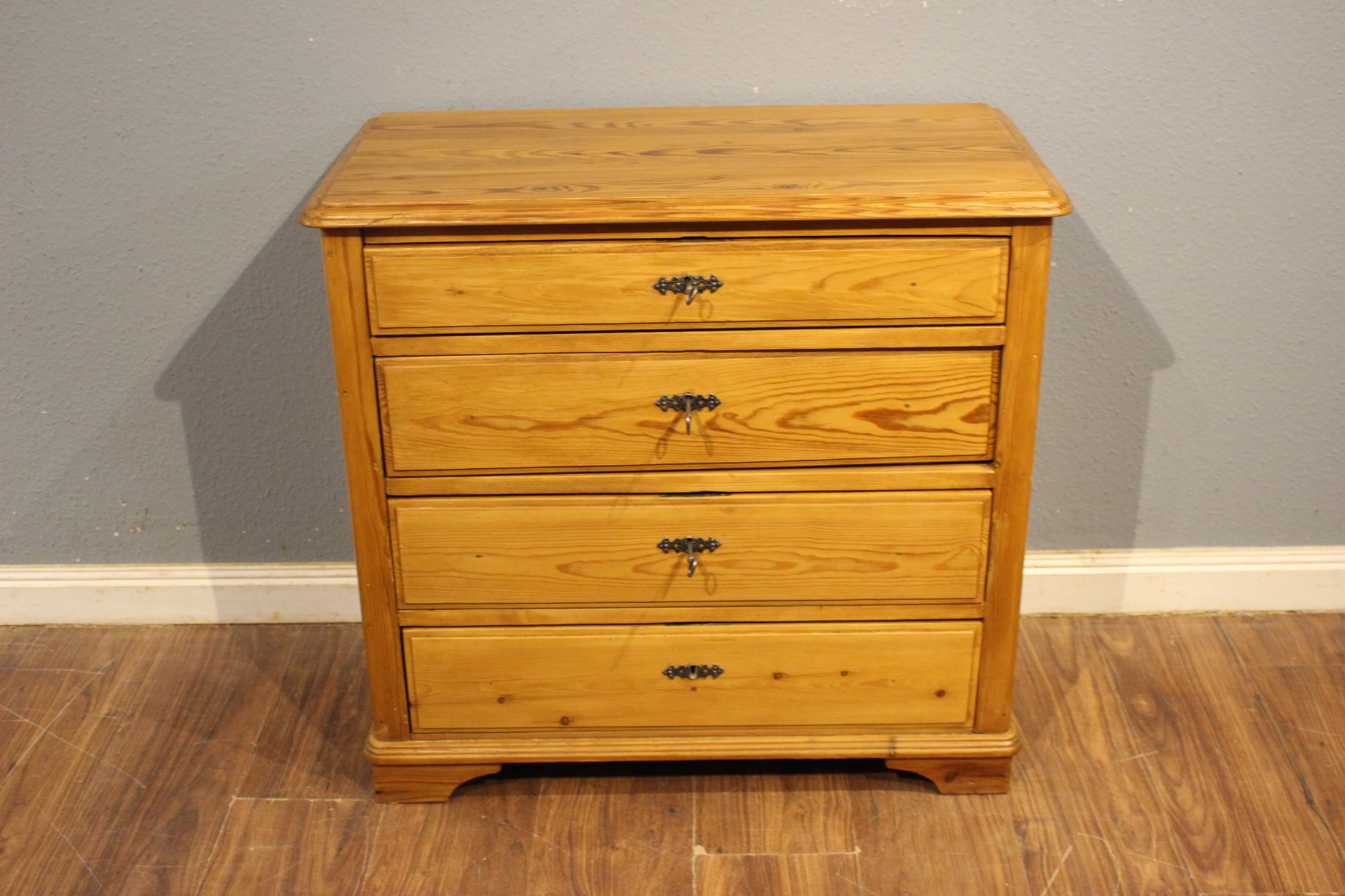 Antike Kommode Spätbiedermeier Kiefer (Art.-Nr.: 05145)