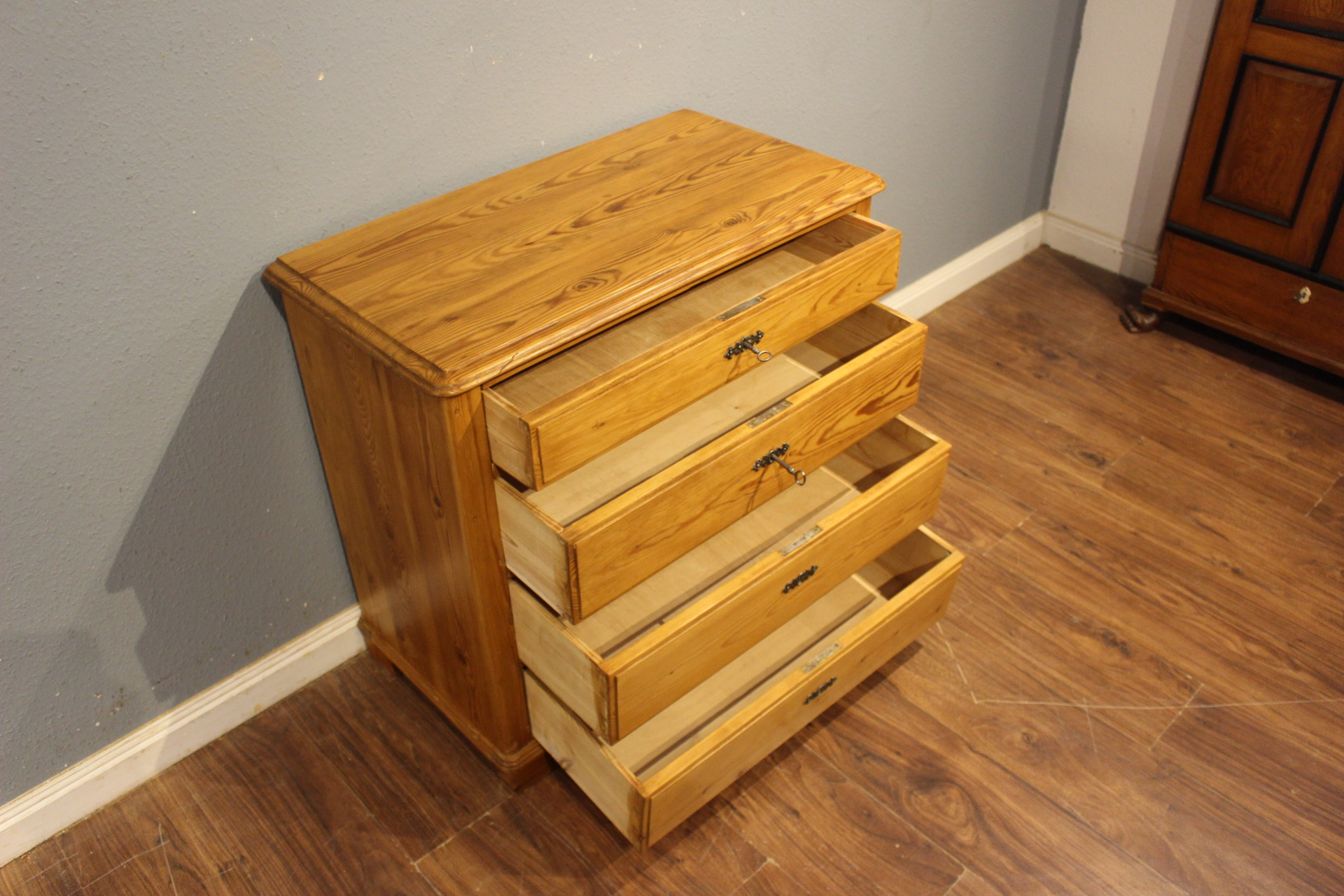 Antike Kommode Spätbiedermeier Kiefer (Art.-Nr. 05145)