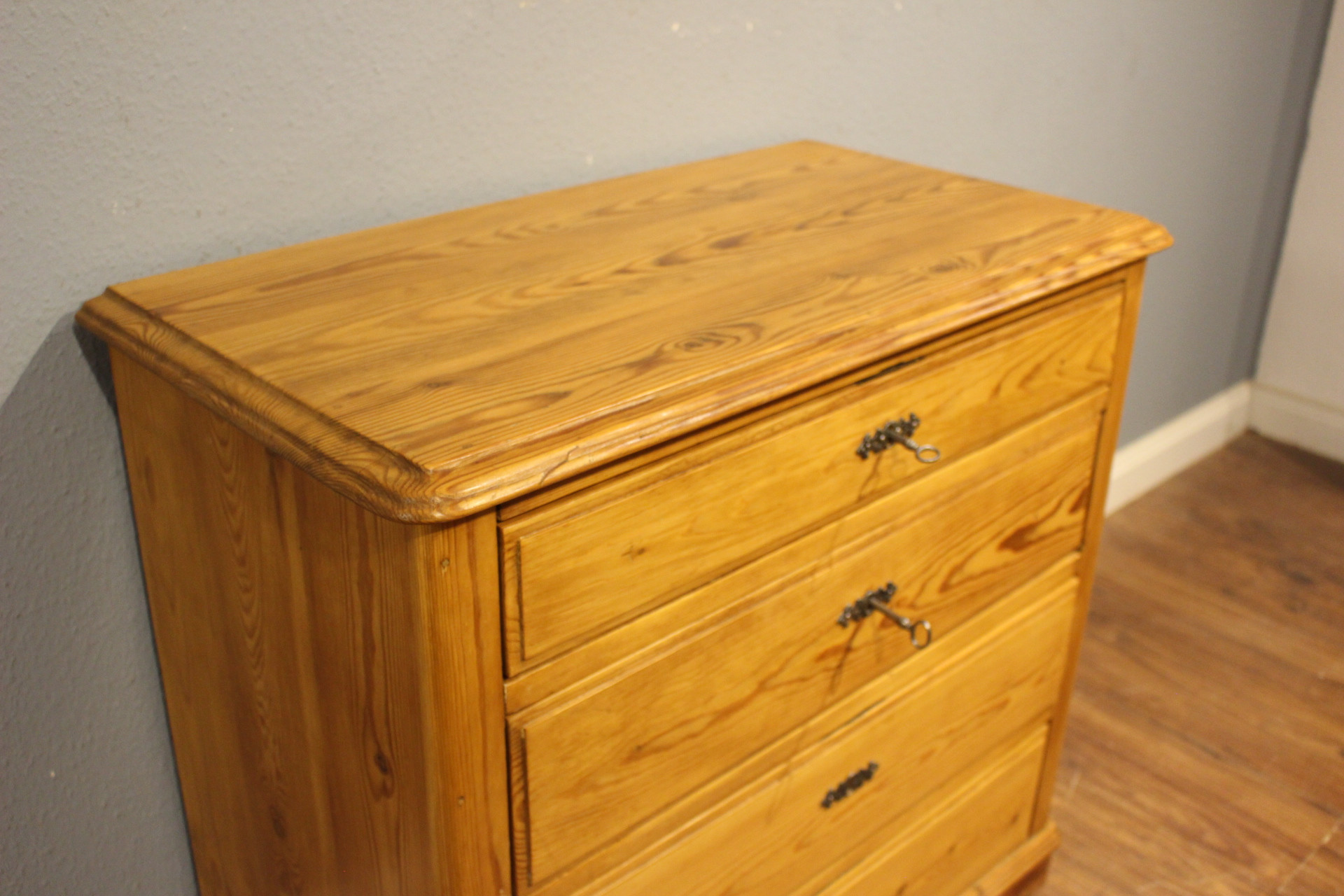 Antike Kommode Spätbiedermeier Kiefer (Art.-Nr. 05145)