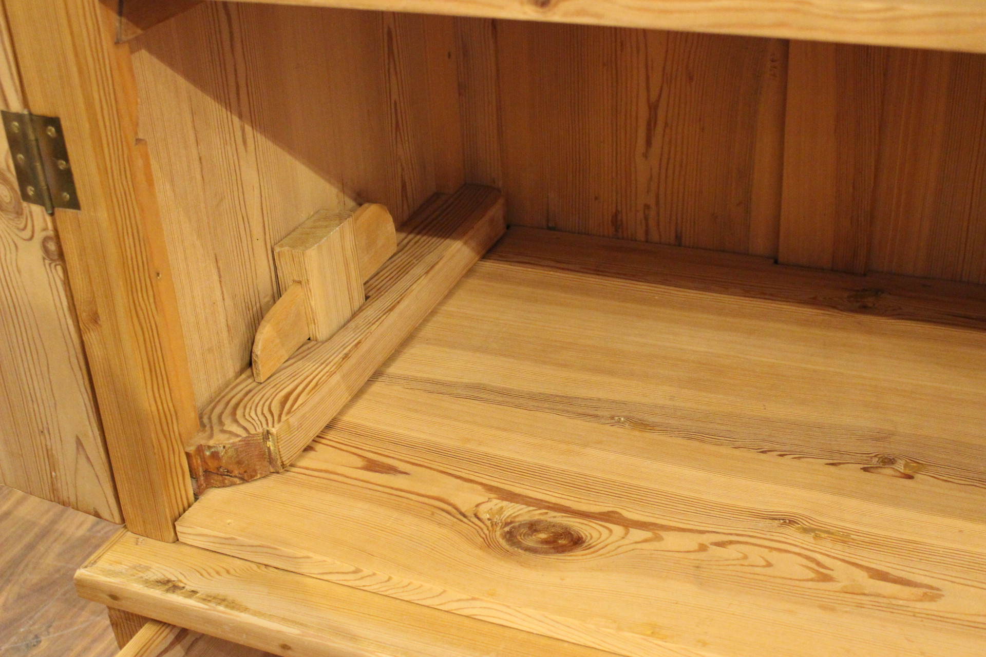 Antike Vitrine, Bücherschrank, Bauhaus (Art.-Nr. 05154)