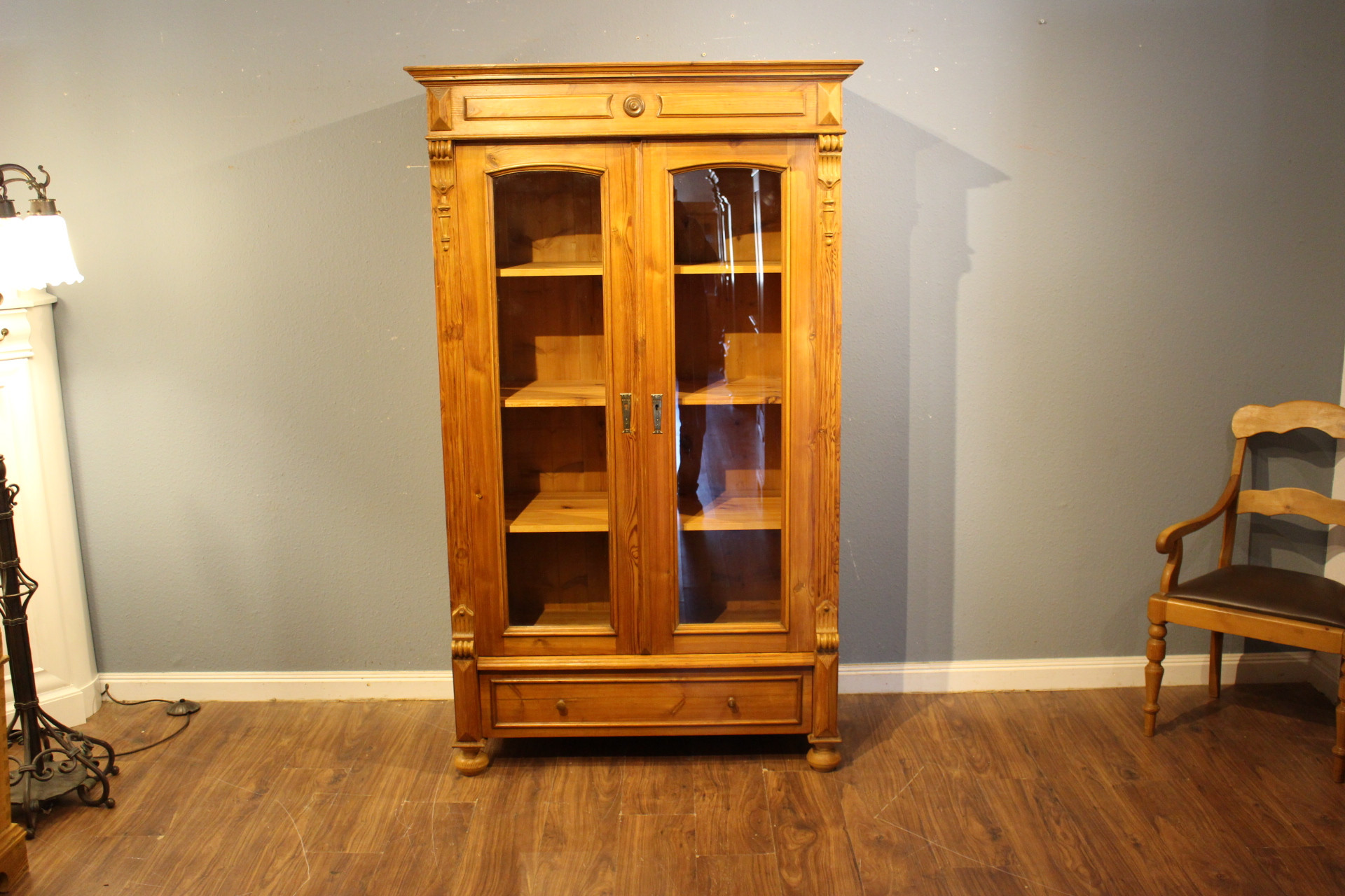 Antike Vitrine, Bücherschrank, Geschirrschrank Gründerzeit (Art.-Nr.: 04591)