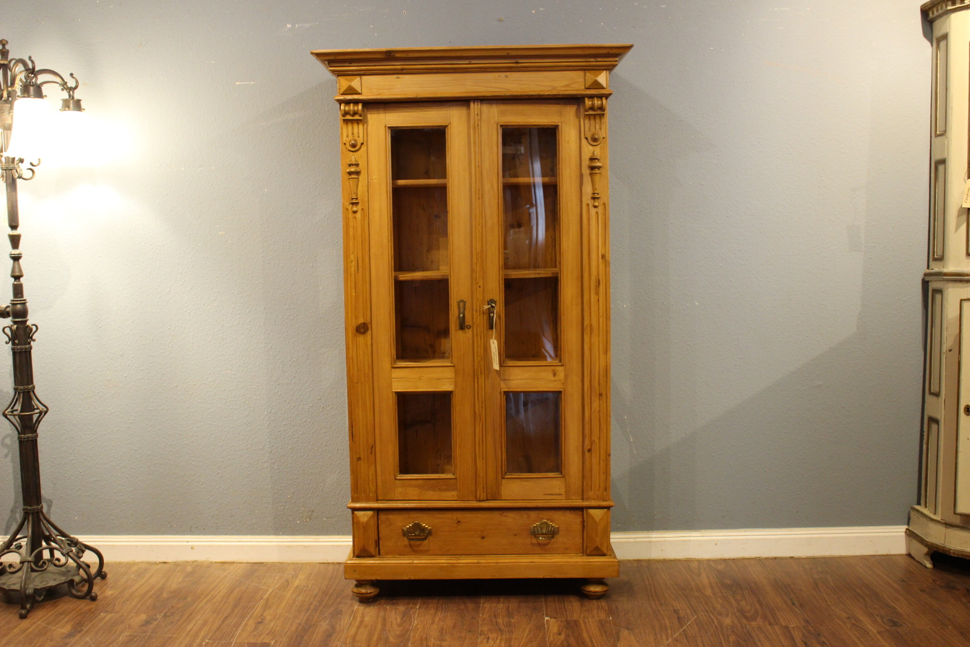 Antike Vitrine, Bücherschrank, Kiefer, Gründerzeit (Art.-Nr.: 04757)