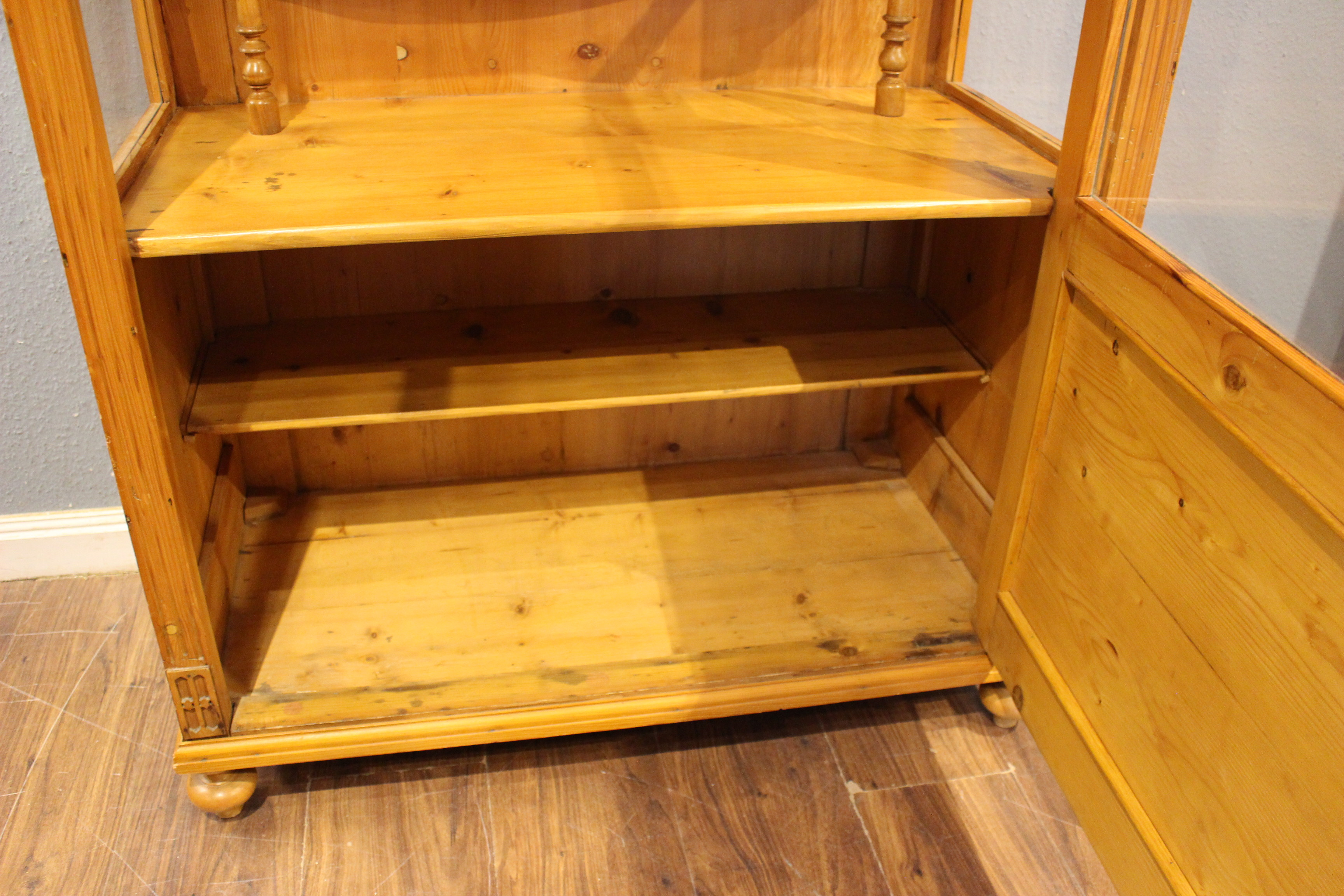 Antike Vitrine, Geschirrschrank Jugendstil (Art.-Nr. 05120)