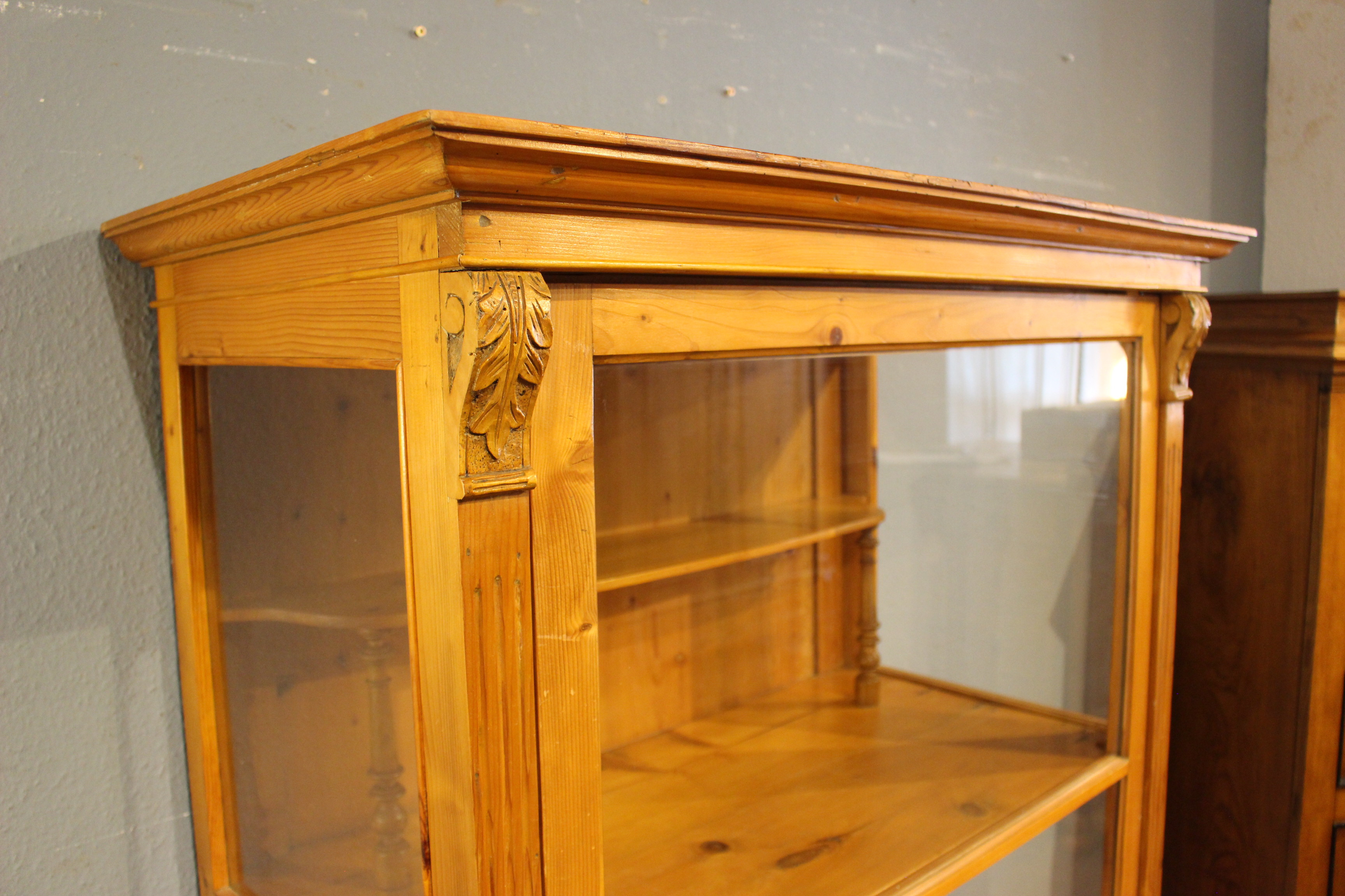 Antike Vitrine, Geschirrschrank Jugendstil (Art.-Nr. 05120)