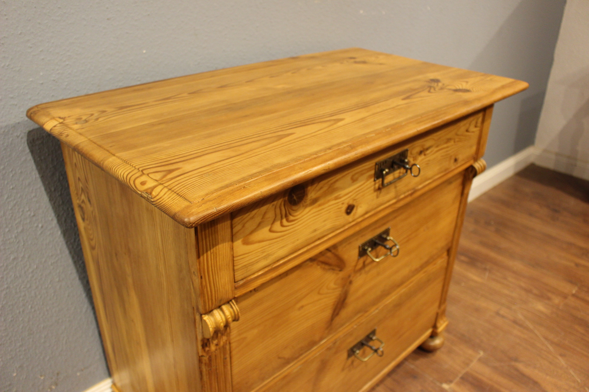 Antike Wäschekommode, drei Schubladen, Gründerzeit (Art.-Nr. 05127)