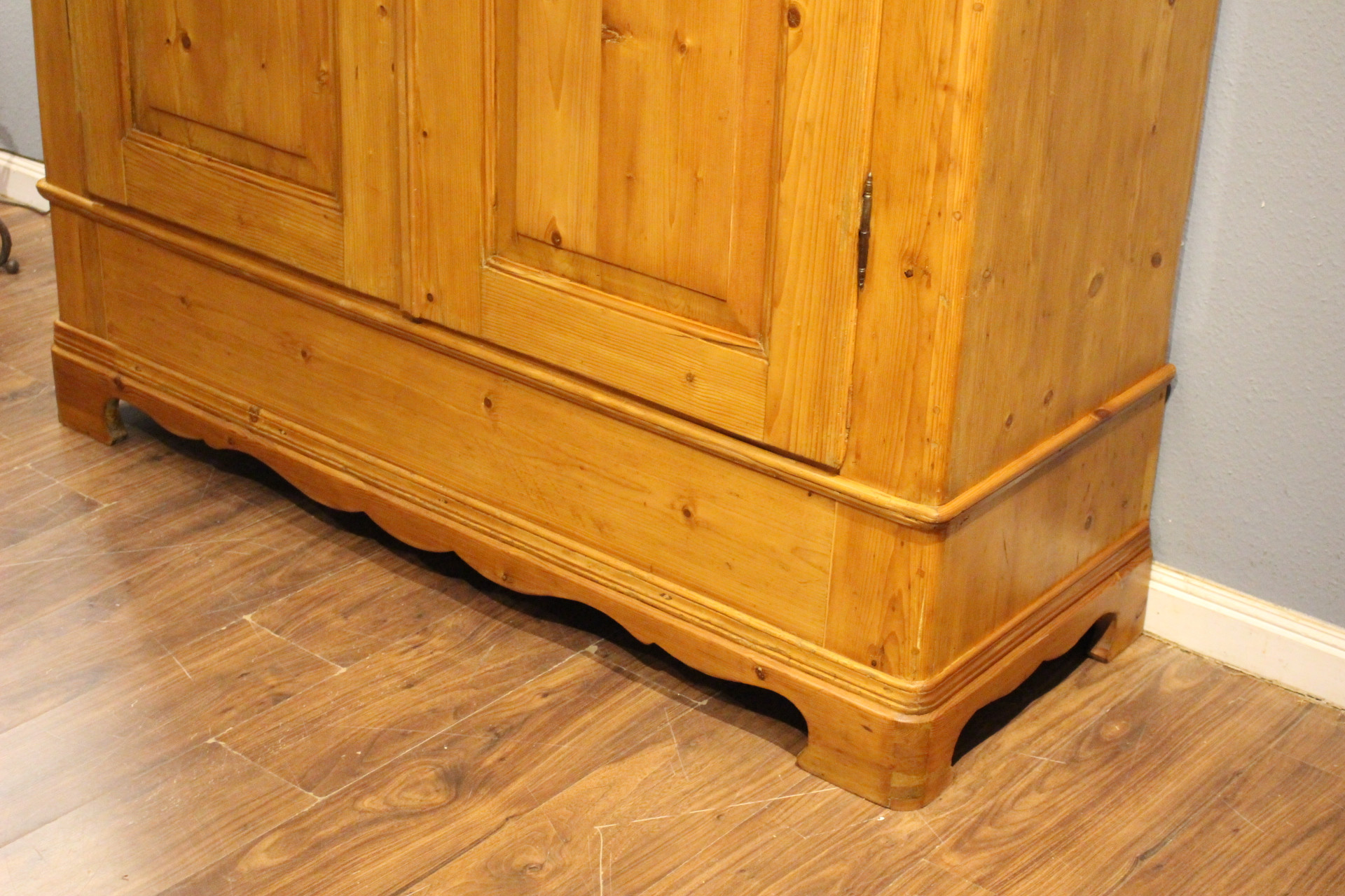 antiker Bremer Sonnenschrank Kleiderschrank Biedermeier (Art.-Nr. 05158)