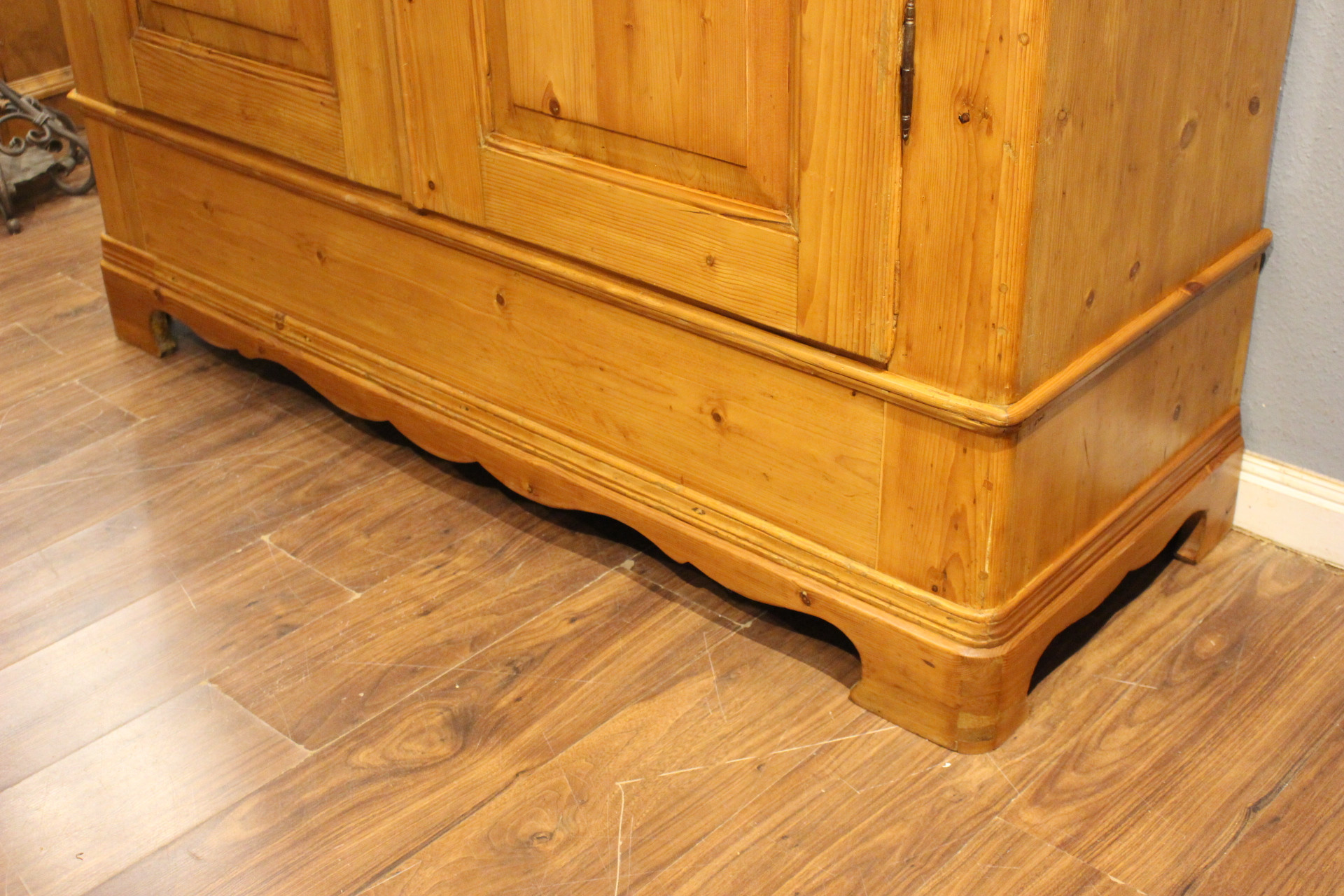 antiker Bremer Sonnenschrank Kleiderschrank Biedermeier (Art.-Nr. 05158)