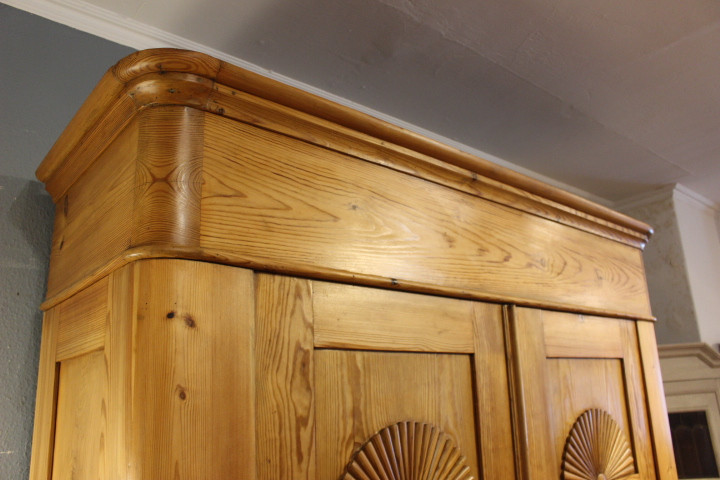 antiker Bremer Sonnenschrank Kleiderschrank Biedermeier (Art.-Nr. 05253)