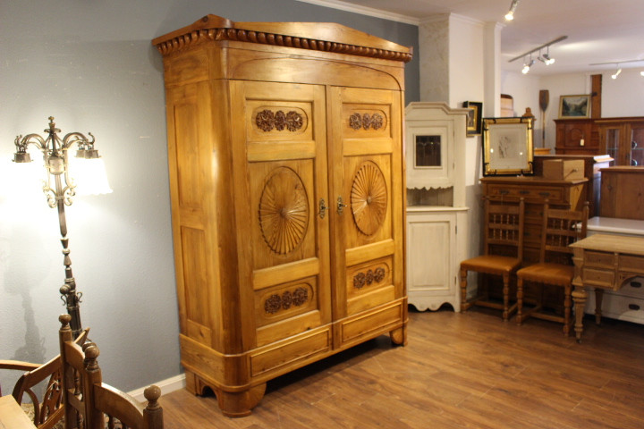 Bremer Sonnenschrank Kleiderschrank Biedermeier Kiefer (Art.-Nr. 05258)