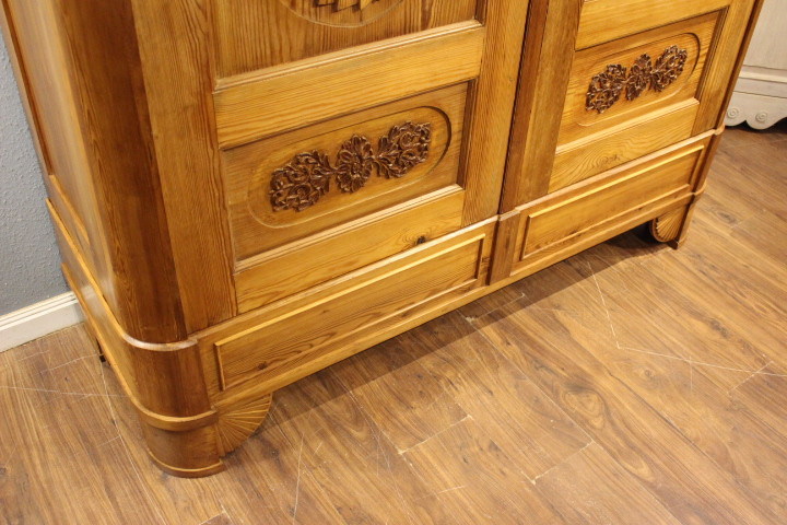 Bremer Sonnenschrank Kleiderschrank Biedermeier Kiefer (Art.-Nr. 05258)