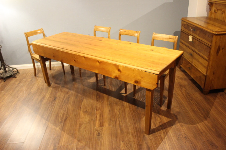 Antiker Esstisch, Gesindetisch Kiefer Biedermeier (Art.-Nr. 05100)